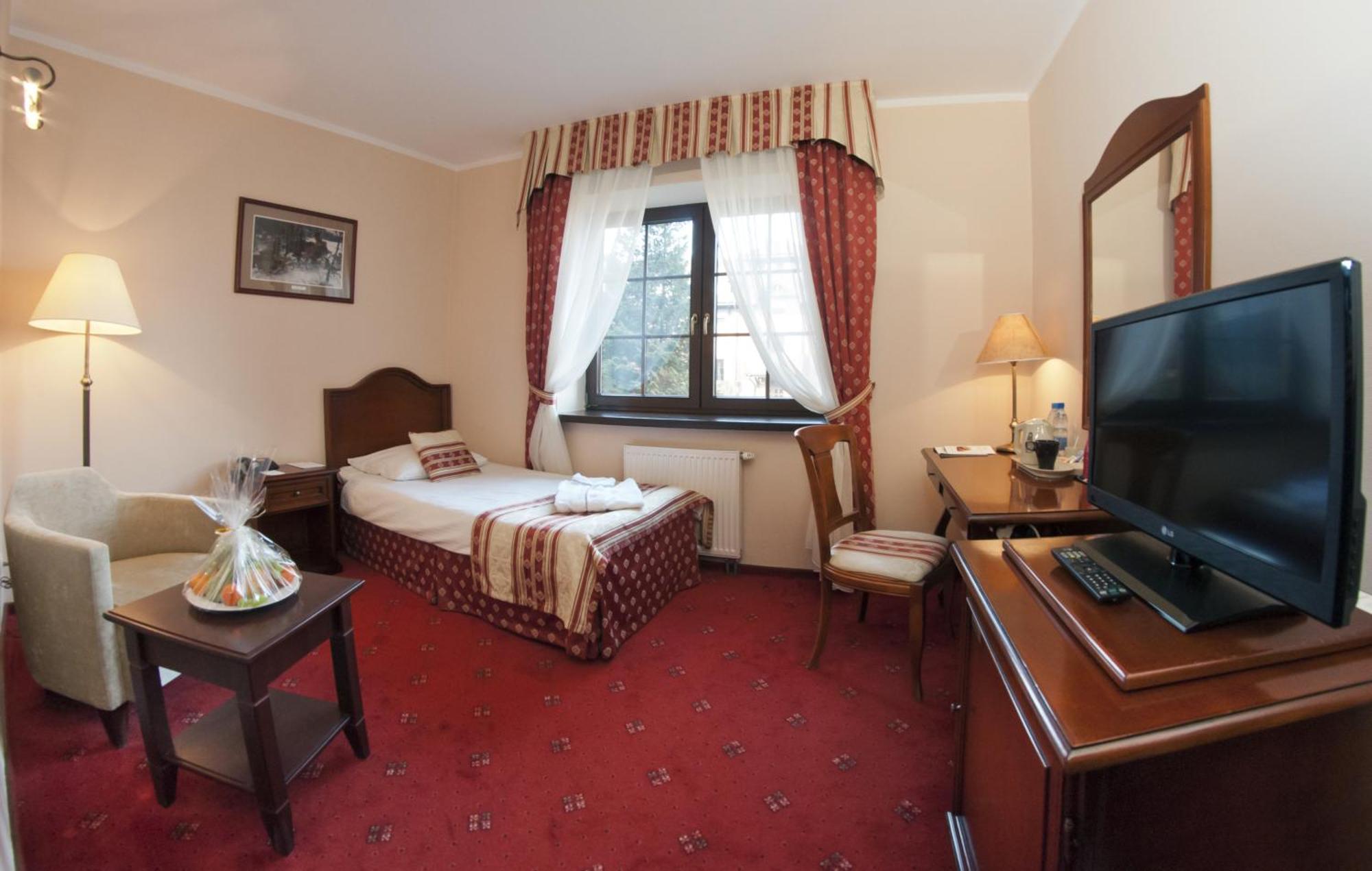 Hotel Zubrowka Spa & Wellness Białowieża Oda fotoğraf